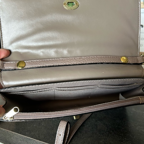 Clutch - Picture 3 of 5